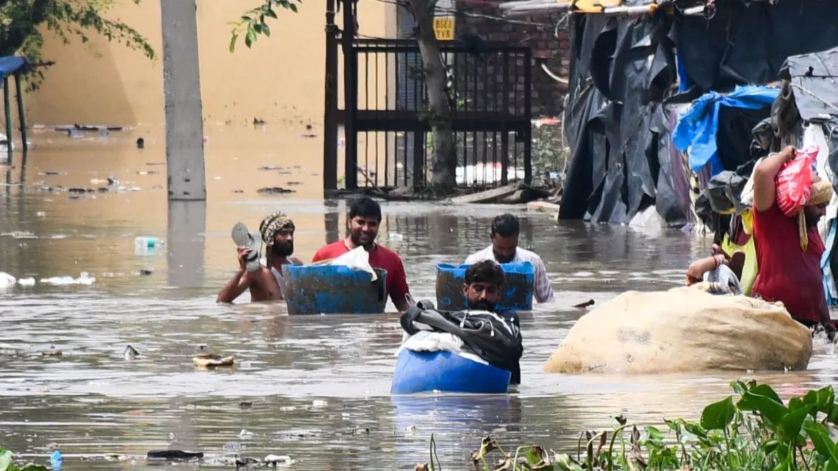 Urban disaster relief in Delhi slums